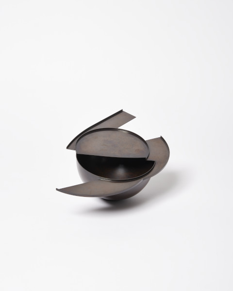 Bowl, Michael Rowe, 1981. © Michael Rowe. Crafts Council Collection: M23. Photo: Jon Stokes.