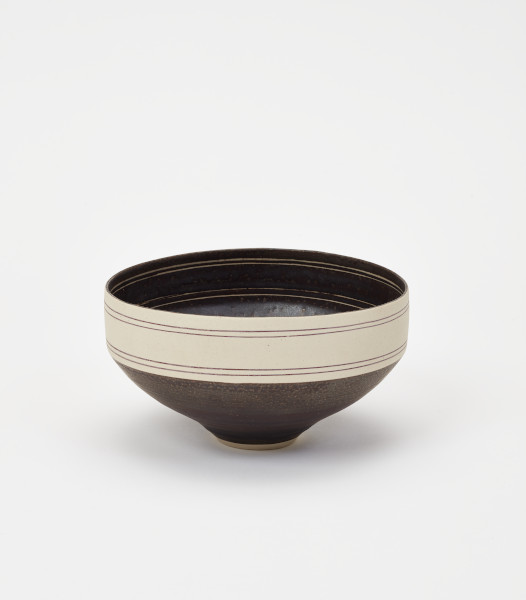 Bowl, Lucie Rie, 1956, Crafts Council Collection: P109. Photo: Stokes Photo Ltd.

