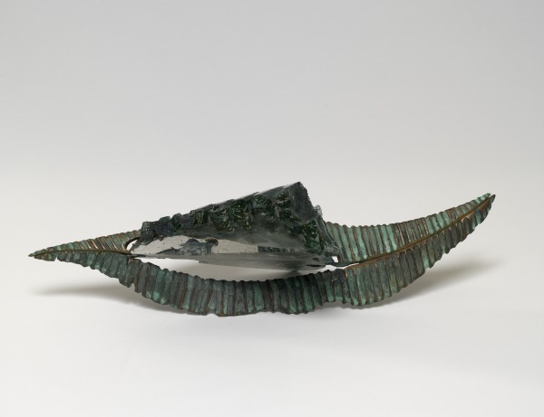 Cutter, Keith Cummings, 1989, Crafts Council Collection: G53. Photo: Todd-White Art Photography.