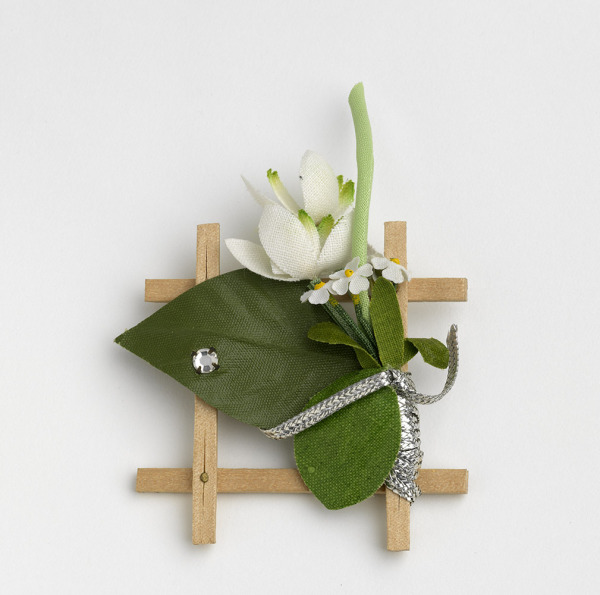 White Wooden Brooch, Ziza, 1978, Crafts Council Collection: J108. Photo: Todd-White Art Photography.