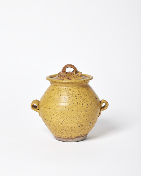 Stew Pot, Janice Tchalenko, 1978. © Janice Tchalenko. Crafts Council Collection: P272b. Photo: Jon Stokes. 