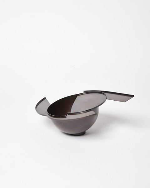 Bowl, Michael Rowe, 1981. © Michael Rowe. Crafts Council Collection: M23. Photo: Jon Stokes.