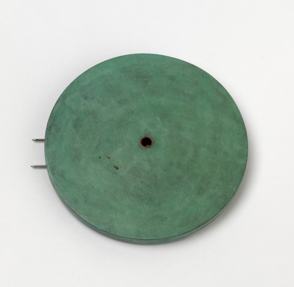 Disc Brooch, Trevor Jennings, 1985, Crafts Council Collection: J182. Photo: Todd-White Art Photography.