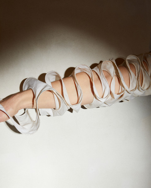 ARM PIECE, CAROLINE BROADHEAD, 1984. © CAROLINE BROADHEAD, Crafts Council Collection: J235. Photo: LINDA SHAKESBY.