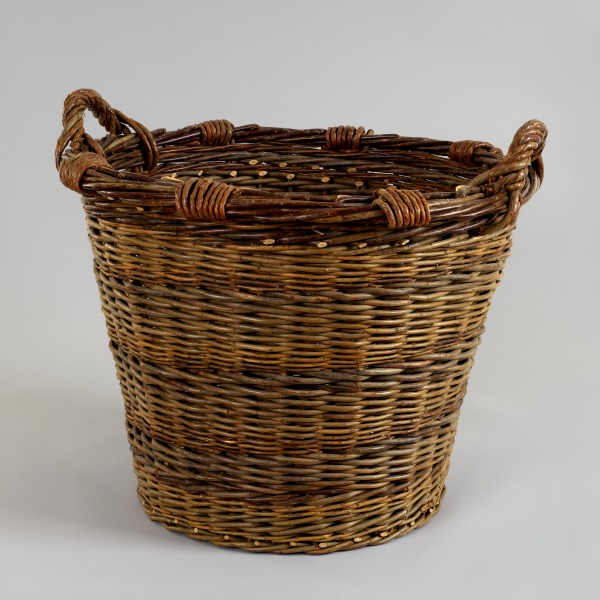 Basket, David Drew, 1984, Crafts Council Collection: W58. Photo: Todd-White Art Photography.