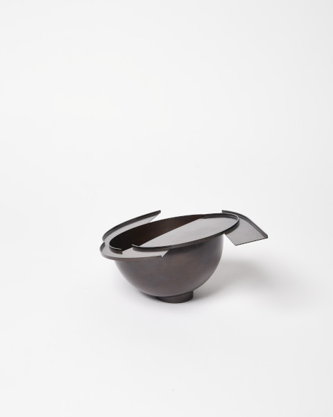 Bowl, Michael Rowe, 1981. © Michael Rowe. Crafts Council Collection: M23. Photo: Jon Stokes.