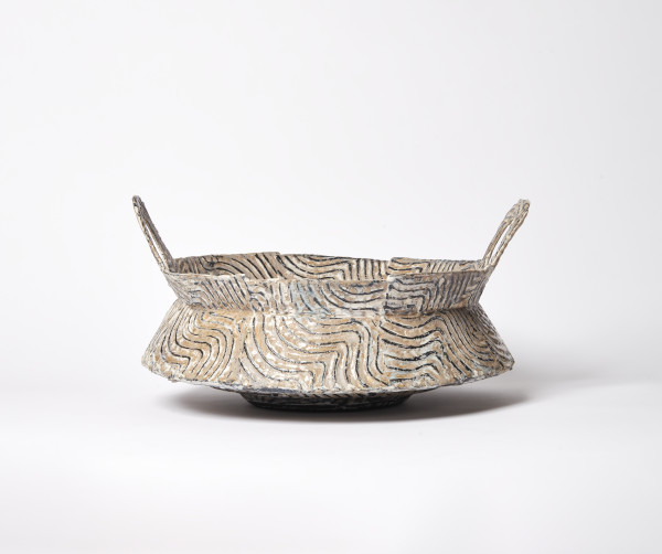 Bracelet Bowl, Henry Pim, 1985. © Henry Pim. Crafts Council Collection: P373. Photo: Jon Stokes. 