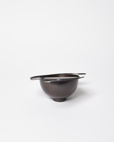 Bowl, Michael Rowe, 1981. © Michael Rowe. Crafts Council Collection: M23. Photo: Jon Stokes.