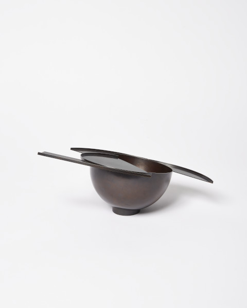 Bowl, Michael Rowe, 1981. © Michael Rowe. Crafts Council Collection: M23. Photo: Jon Stokes.