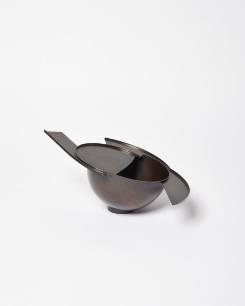 Bowl, Michael Rowe, 1981. © Michael Rowe. Crafts Council Collection: M23. Photo: Jon Stokes.